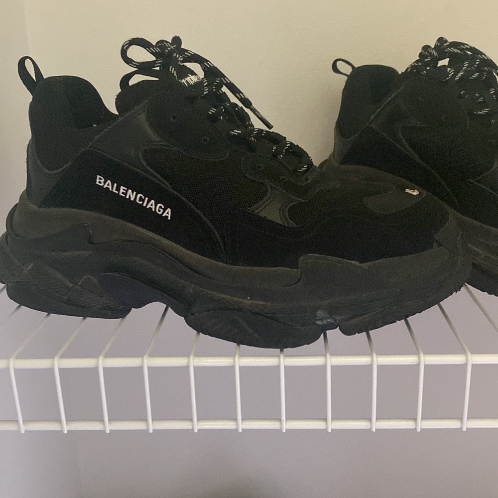 Men Balenciaga Triple S all black